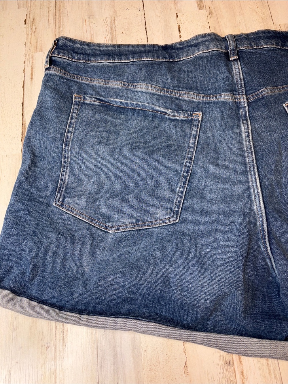 Old Navy O.G. Straight high rise Distressed Rolled-Hem Shorts plus size size 28 - Picture 11 of 14